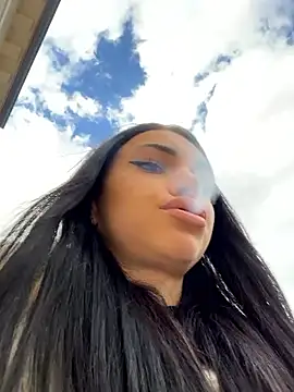 Snapshot of ilariea_girl chatting on 10.24.25 ilariea girl online show from 10.24.25