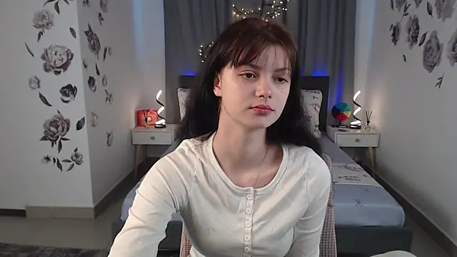 Snapshot of MileyRood chatting on 10.14.25 MileyRood online show from 10.14.25