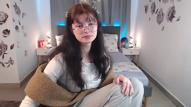 Snapshot of MileyRood chatting on 10.22.25 MileyRood online show from 10.22.25