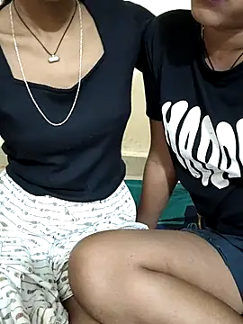 Unique girls90 online show from 10.24.25