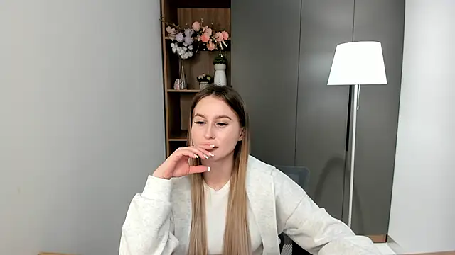 HattieCarranzo online show from 10.01.25