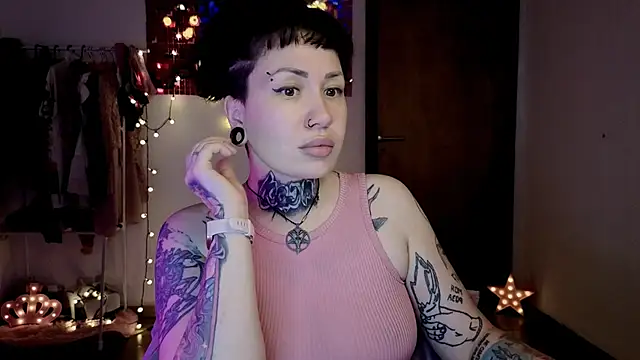 Snapshot of Senorita__Dakota chatting on 11.15.25 Senorita Dakota online show from 11.15.25