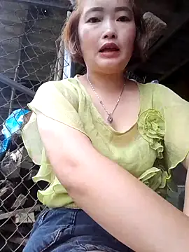 Snapshot of Bum_538 chatting on 10.14.25 Bum 538 online show from 10.14.25