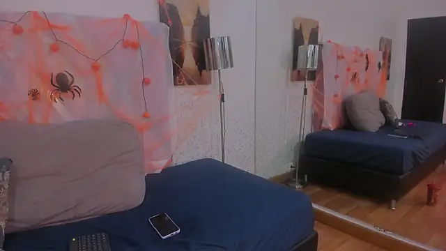 chloejhonson online show from 10.09.25