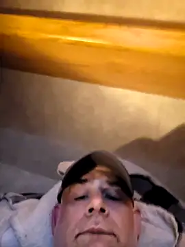 Snapshot of DeeBestEver chatting on 10.08.25 DeeBestEver online show from 10.08.25