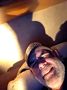 Snapshot of DeeBestEver chatting on 10.20.25 DeeBestEver online show from 10.20.25