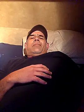 Snapshot of DeeBestEver chatting on 10.24.25 DeeBestEver online show from 10.24.25