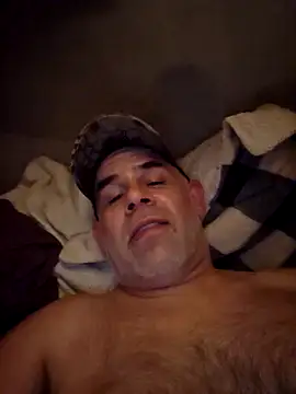 Snapshot of DeeBestEver chatting on 10.27.25 DeeBestEver online show from 10.27.25