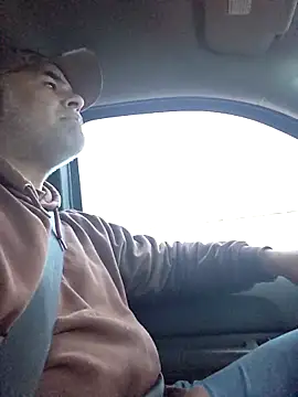 Snapshot of DeeBestEver chatting on 11.05.25 DeeBestEver online show from 11.05.25