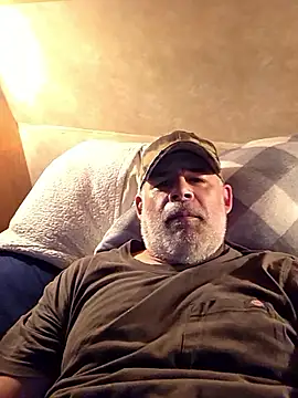 Snapshot of DeeBestEver chatting on 11.06.25 DeeBestEver online show from 11.06.25