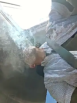 Snapshot of DeeBestEver chatting on 11.07.25 DeeBestEver online show from 11.07.25