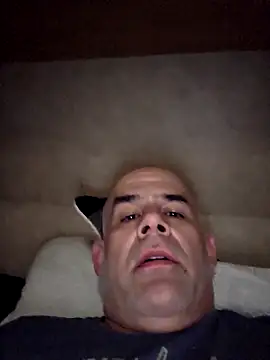 Snapshot of DeeBestEver chatting on 11.10.25 DeeBestEver online show from 11.10.25