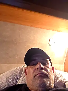 Snapshot of DeeBestEver chatting on 11.14.25 DeeBestEver online show from 11.14.25