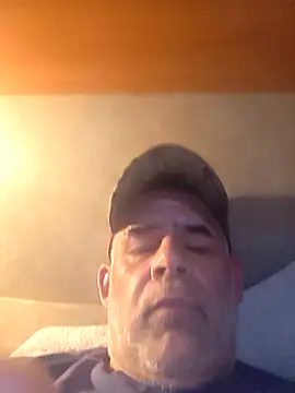 Snapshot of DeeBestEver chatting on 11.15.25 DeeBestEver online show from 11.15.25