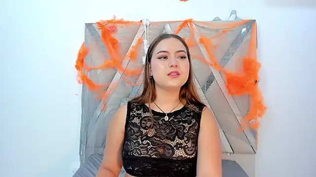 Snapshot of skysaenz chatting on 10.21.25 skysaenz online show from 10.21.25