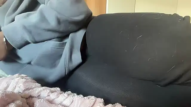 Snapshot of nanaisbackk chatting on 10.07.25 nanaisbackk online show from 10.07.25