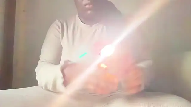 Snapshot of nanaisbackk chatting on 10.10.25 nanaisbackk online show from 10.10.25