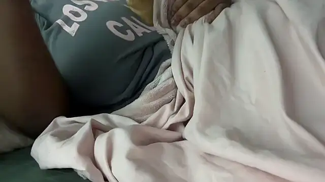 Snapshot of nanaisbackk chatting on 10.27.25 nanaisbackk online show from 10.27.25