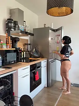 LaPetiteKim online show from 03.12.26