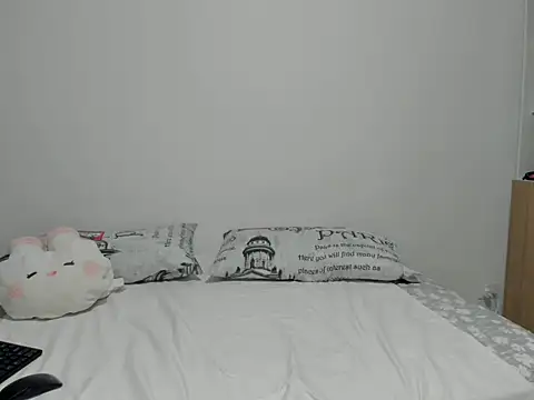 Snapshot of Velira69 chatting on 10.24.25 Velira69 online show from 10.24.25