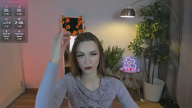 Snapshot of PollyMayer chatting on 10.23.25 PollyMayer online show from 10.23.25