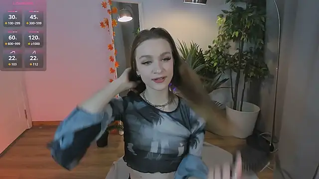 Snapshot of PollyMayer chatting on 10.27.25 PollyMayer online show from 10.27.25