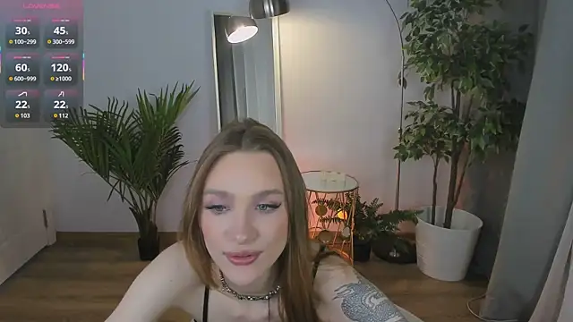 Snapshot of PollyMayer chatting on 11.05.25 PollyMayer online show from 11.05.25