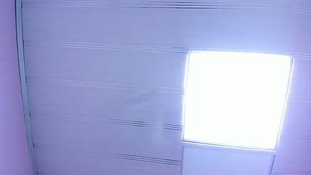 Snapshot of LeaMoreau22 chatting on 10.22.25 LeaMoreau22 online show from 10.22.25