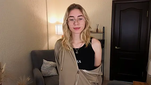 KatherineWill online show from 10.08.25