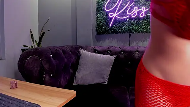 Snapshot of scarlettvelvet_ chatting on 11.11.25 scarlettvelvet online show from 11.11.25