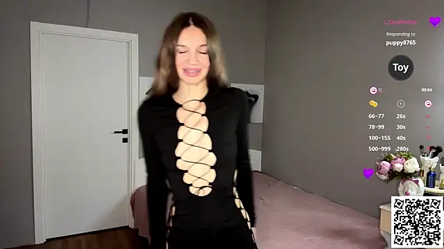 Snapshot of OdaMinty chatting on 11.11.25 OdaMinty online show from 11.11.25