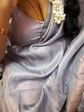 Snapshot of Tamil_Ammani chatting on 10.04.25 Tamil Ammani online show from 10.04.25