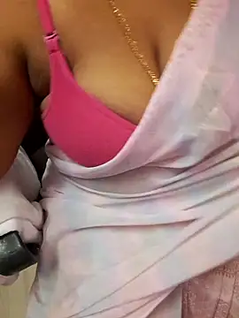 Snapshot of Tamil_Ammani chatting on 10.05.25 Tamil Ammani online show from 10.05.25