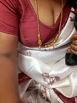 Snapshot of Tamil_Ammani chatting on 10.08.25 Tamil Ammani online show from 10.08.25