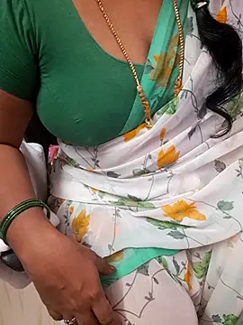 Snapshot of Tamil_Ammani chatting on 10.10.25 Tamil Ammani online show from 10.10.25