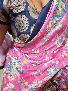 Snapshot of Tamil_Ammani chatting on 10.15.25 Tamil Ammani online show from 10.15.25