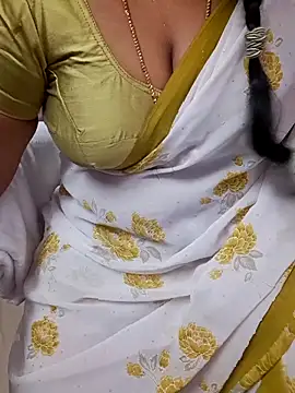 Snapshot of Tamil_Ammani chatting on 10.17.25 Tamil Ammani online show from 10.17.25