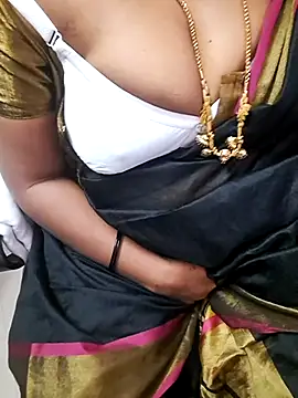 Snapshot of Tamil_Ammani chatting on 10.17.25 Tamil Ammani online show from 10.17.25