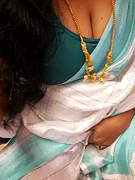 Snapshot of Tamil_Ammani chatting on 10.23.25 Tamil Ammani online show from 10.23.25