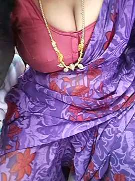 Snapshot of Tamil_Ammani chatting on 10.25.25 Tamil Ammani online show from 10.25.25