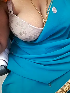 Snapshot of Tamil_Ammani chatting on 11.12.25 Tamil Ammani online show from 11.12.25