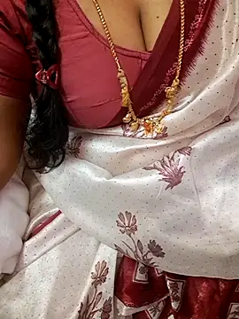 Snapshot of Tamil_Ammani chatting on 11.13.25 Tamil Ammani online show from 11.13.25