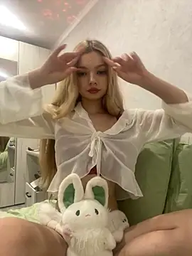  Siennaaa  online show from 11.16.25