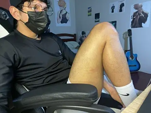 Snapshot of oppaboy chatting on 11.08.25 oppaboy online show from 11.08.25