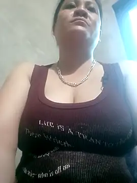 Snapshot of bae-bae chatting on 11.15.25 bae-bae online show from 11.15.25