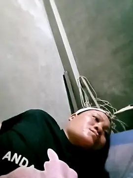 Snapshot of bae-bae chatting on 11.17.25 bae-bae online show from 11.17.25