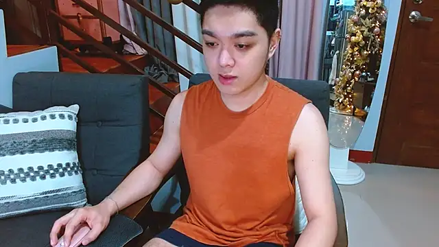 Snapshot of JayKarLo chatting on 11.03.25 JayKarLo online show from 11.03.25