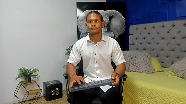 Snapshot of casike1 chatting on 10.07.25 casike1 online show from 10.07.25