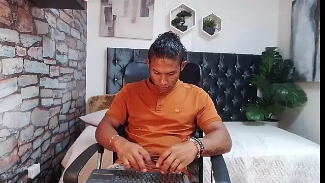 Snapshot of casike1 chatting on 10.14.25 casike1 online show from 10.14.25