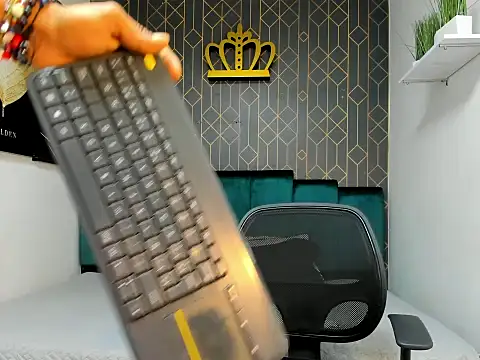 Snapshot of casike1 chatting on 11.12.25 casike1 online show from 11.12.25